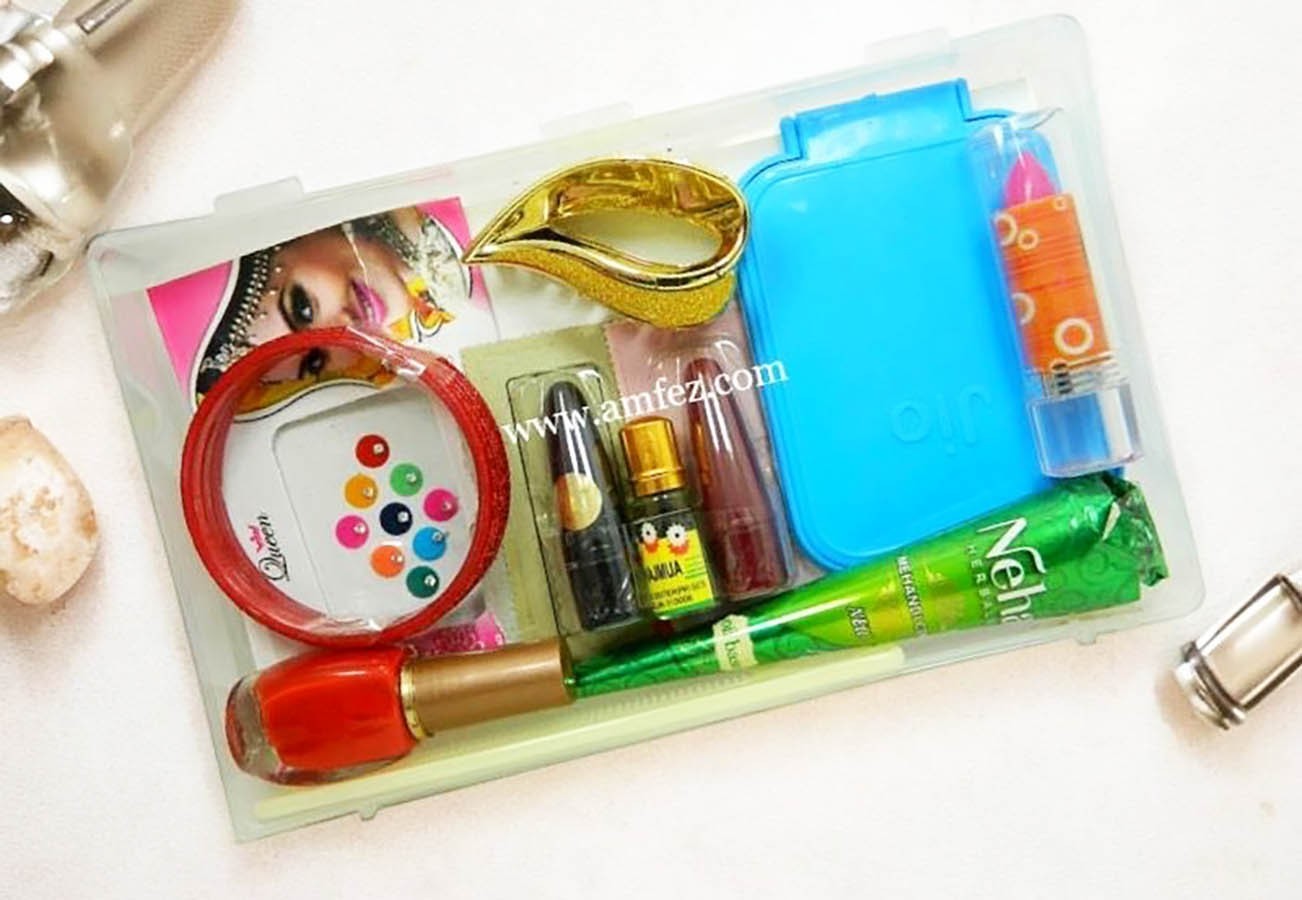 A Pack of 11 Items Maa Dugra Sringar Kit